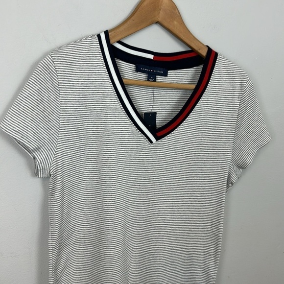NWT Tommy Hilfiger Grey/White V-Neck Tee Sz M - Picture 4 of 9